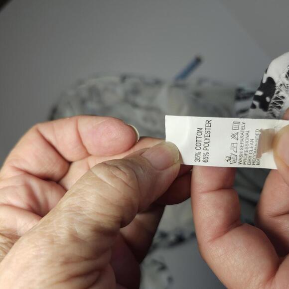 Elegant Off-Shoulder Floral Maxi Dress - Picture 7 of 9